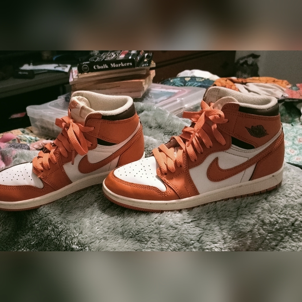 Jordan Retro 1 "Starfish" Child's Sz 2. 5. Gently Used